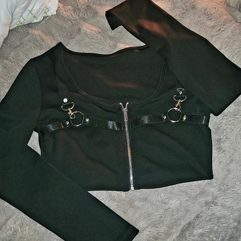 Long sleeve crop...